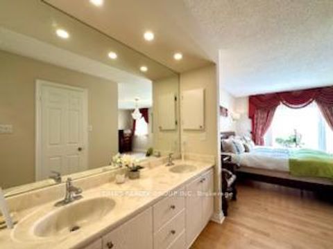 Photo 19 at 6 Carriage Lane, Branson, Toronto
