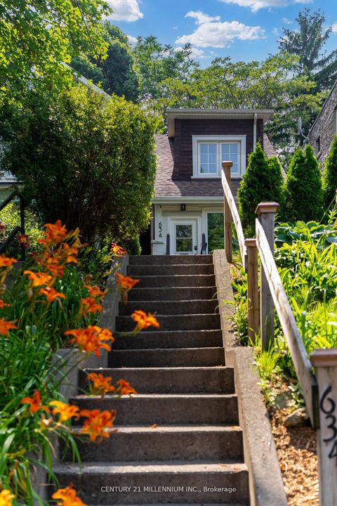 Photo 4 at 634 Woodbine Avenue, Woodbine Corridor, Toronto