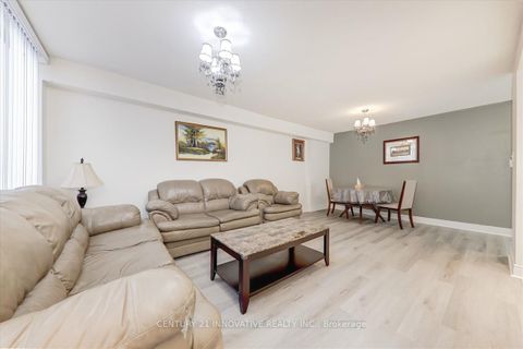 Photo 10 at 1004 - 10 Markbrook Lane, Jamestown, Toronto