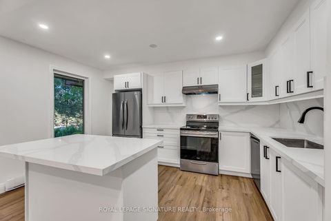 Photo 10 at 27 Tulip Street, BR Bronte, Oakville