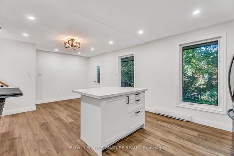 Photo 13 at 27 Tulip Street, BR Bronte, Oakville