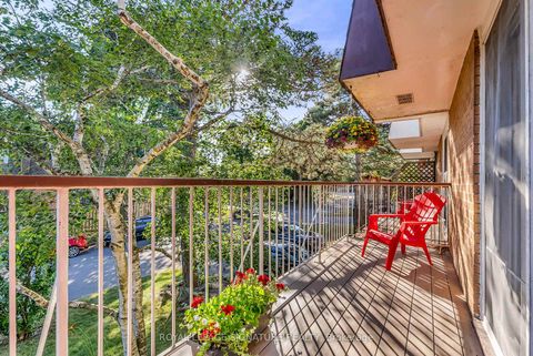 Photo 18 at 27 Tulip Street, BR Bronte, Oakville