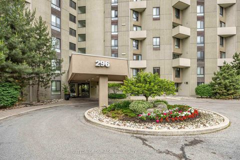 Photo 1 at G7 - 296 Mill Road, Markland Wood, Toronto