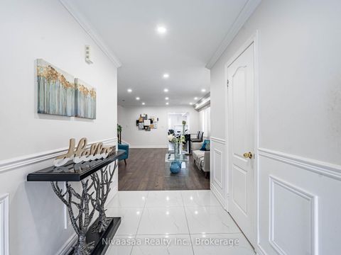 Photo 1 at 155 Castle Park Boulevard, Sonoma Heights, Vaughan