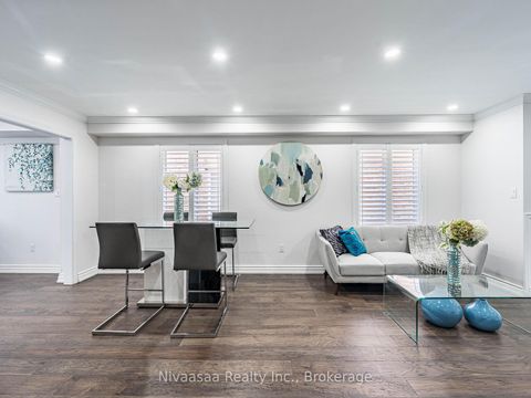 Photo 7 at 155 Castle Park Boulevard, Sonoma Heights, Vaughan