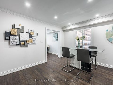 Photo 8 at 155 Castle Park Boulevard, Sonoma Heights, Vaughan