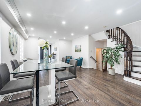 Photo 10 at 155 Castle Park Boulevard, Sonoma Heights, Vaughan