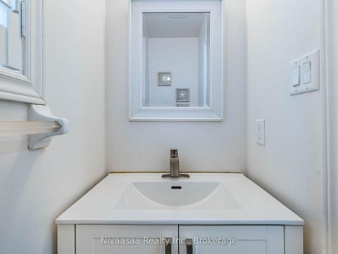 Photo 17 at 155 Castle Park Boulevard, Sonoma Heights, Vaughan