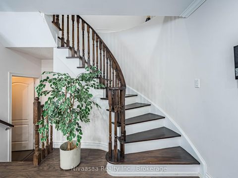 Photo 18 at 155 Castle Park Boulevard, Sonoma Heights, Vaughan