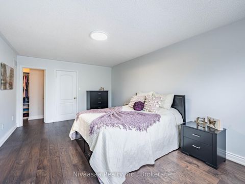 Photo 22 at 155 Castle Park Boulevard, Sonoma Heights, Vaughan