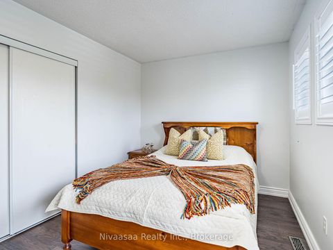 Photo 27 at 155 Castle Park Boulevard, Sonoma Heights, Vaughan