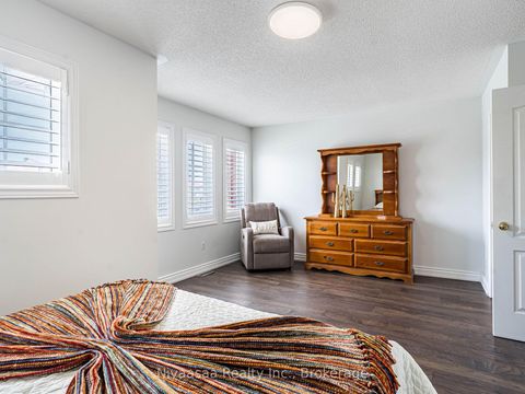 Photo 28 at 155 Castle Park Boulevard, Sonoma Heights, Vaughan