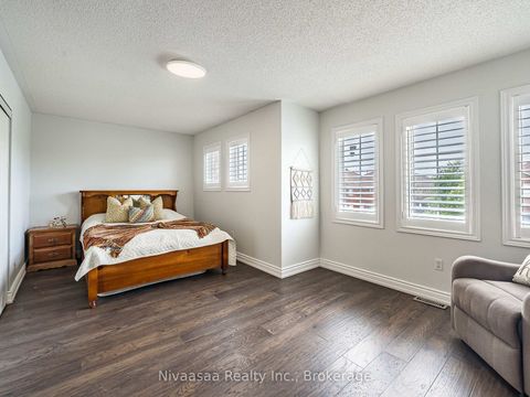 Photo 29 at 155 Castle Park Boulevard, Sonoma Heights, Vaughan