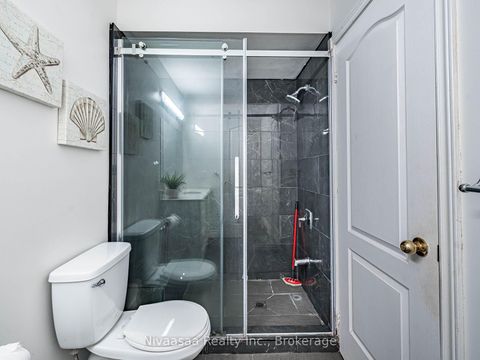 Photo 31 at 155 Castle Park Boulevard, Sonoma Heights, Vaughan