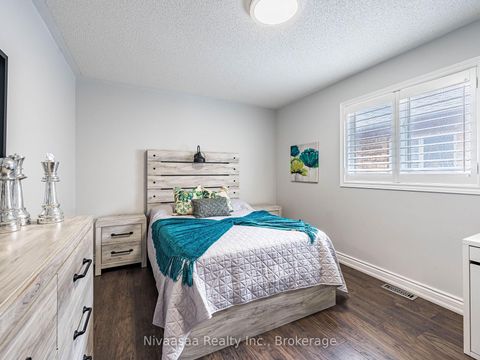 Photo 32 at 155 Castle Park Boulevard, Sonoma Heights, Vaughan