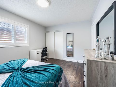 Photo 33 at 155 Castle Park Boulevard, Sonoma Heights, Vaughan