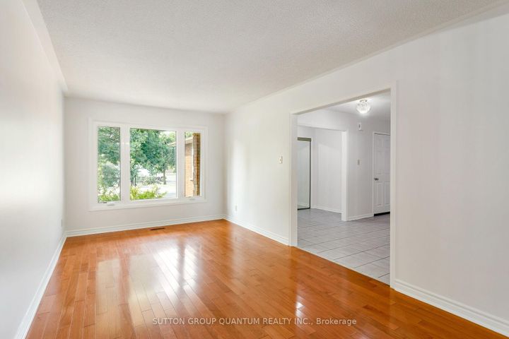 Photo 3 at 4504 HAYDOCK PARK Drive, Central Erin Mills, Mississauga