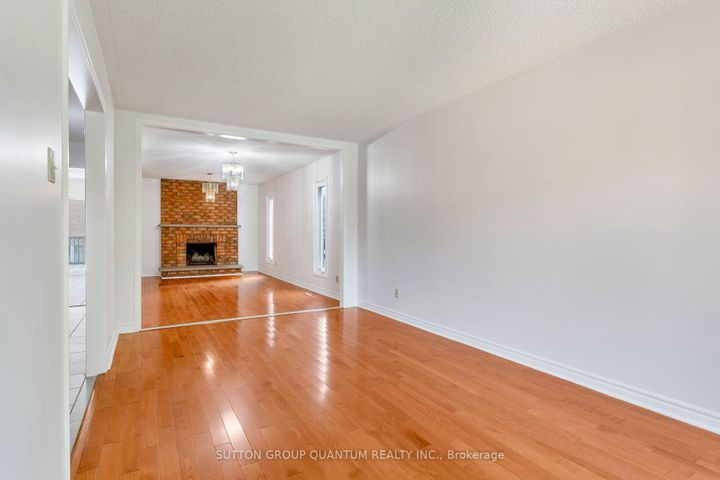 Photo 4 at 4504 HAYDOCK PARK Drive, Central Erin Mills, Mississauga