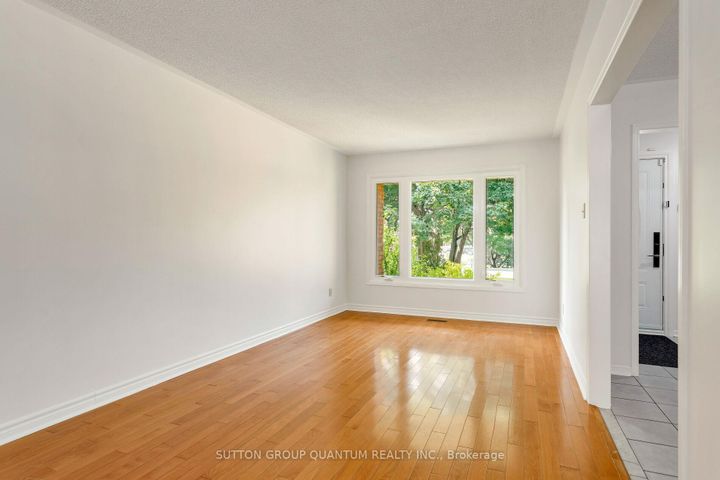 Photo 5 at 4504 HAYDOCK PARK Drive, Central Erin Mills, Mississauga