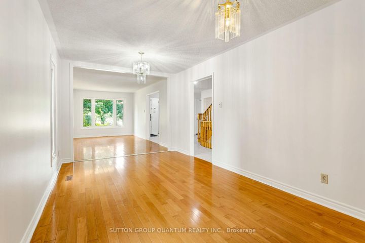 Photo 7 at 4504 HAYDOCK PARK Drive, Central Erin Mills, Mississauga