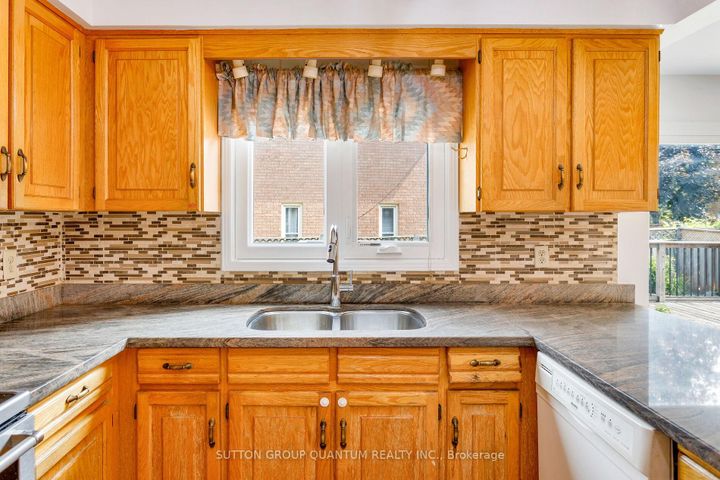 Photo 11 at 4504 HAYDOCK PARK Drive, Central Erin Mills, Mississauga