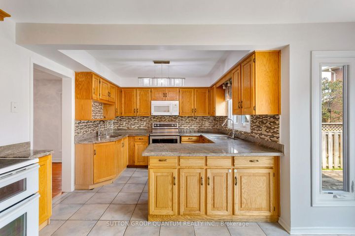 Photo 12 at 4504 HAYDOCK PARK Drive, Central Erin Mills, Mississauga