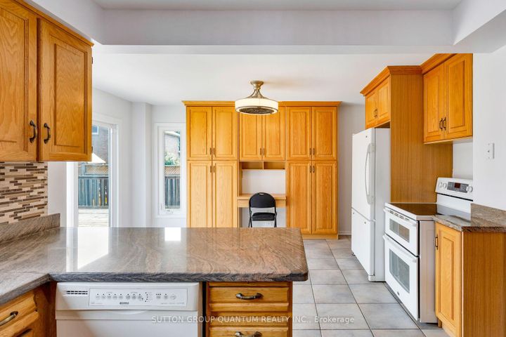 Photo 14 at 4504 HAYDOCK PARK Drive, Central Erin Mills, Mississauga