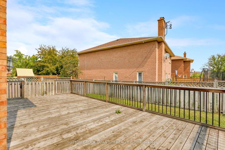 Photo 18 at 4504 HAYDOCK PARK Drive, Central Erin Mills, Mississauga