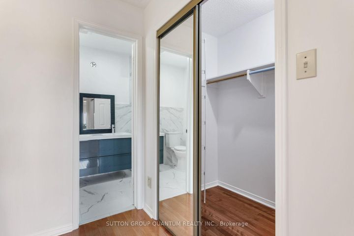 Photo 28 at 4504 HAYDOCK PARK Drive, Central Erin Mills, Mississauga