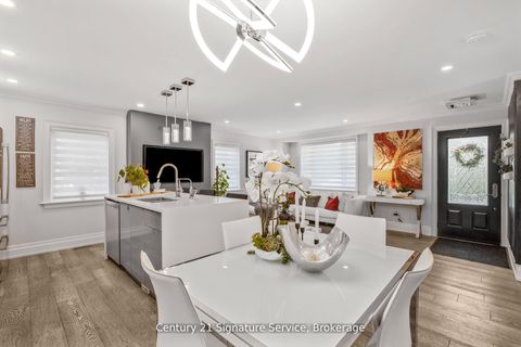 Photo 4 at 33 McIntosh Avenue, Queensway, Toronto