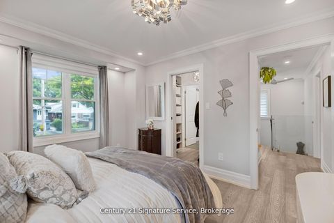 Photo 10 at 33 McIntosh Avenue, Queensway, Toronto