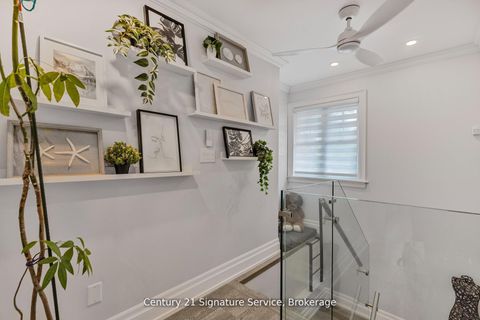 Photo 14 at 33 McIntosh Avenue, Queensway, Toronto