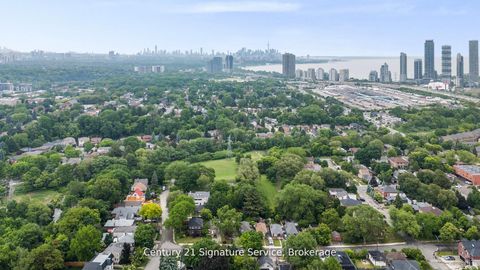 Photo 25 at 33 McIntosh Avenue, Queensway, Toronto
