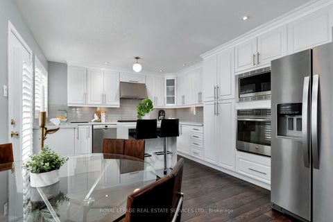 Photo 1 at 1359 Ridgebank Drive, WT West Oak Trails, Oakville