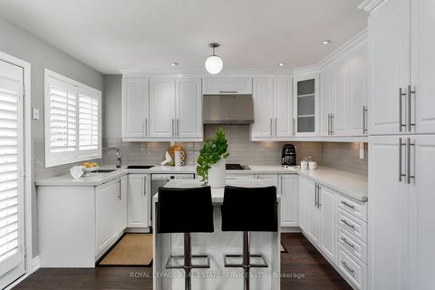 Photo 15 at 1359 Ridgebank Drive, WT West Oak Trails, Oakville