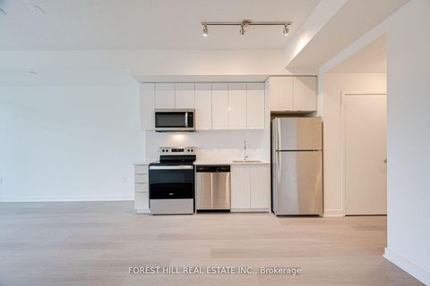 Photo 5 at 201 - 859 The Queensway, Queensway, Toronto