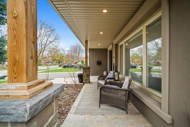 Photo 2 at 7 Forest Path Court, Beaumonde Heights, Toronto