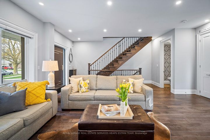 Photo 7 at 7 Forest Path Court, Beaumonde Heights, Toronto