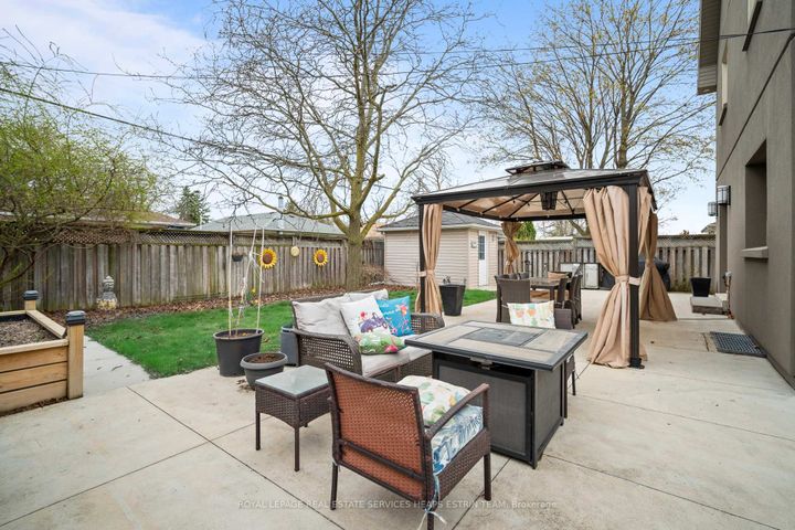 Photo 34 at 7 Forest Path Court, Beaumonde Heights, Toronto
