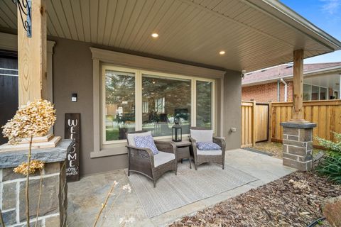 Photo 1 at 7 Forest Path Court, Beaumonde Heights, Toronto