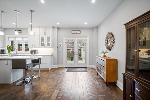 Photo 11 at 7 Forest Path Court, Beaumonde Heights, Toronto