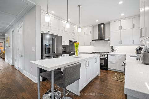 Photo 13 at 7 Forest Path Court, Beaumonde Heights, Toronto