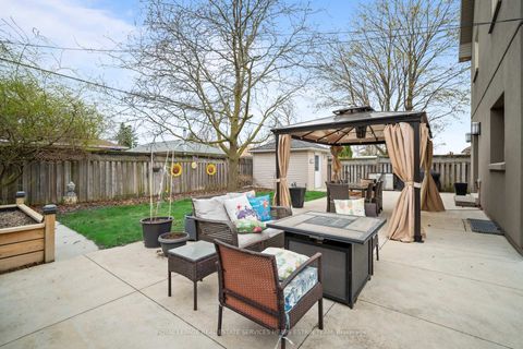 Photo 34 at 7 Forest Path Court, Beaumonde Heights, Toronto