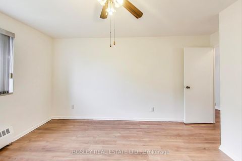 Photo 12 at 304 - 800 Kennedy Road, Ionview, Toronto