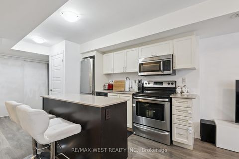 Photo 6 at 10 - 187 William Duncan Road, CFB, Toronto