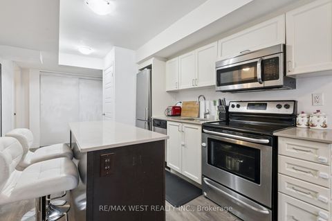 Photo 10 at 10 - 187 William Duncan Road, CFB, Toronto