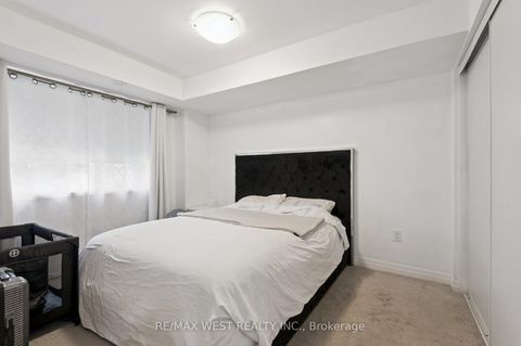 Photo 15 at 10 - 187 William Duncan Road, CFB, Toronto