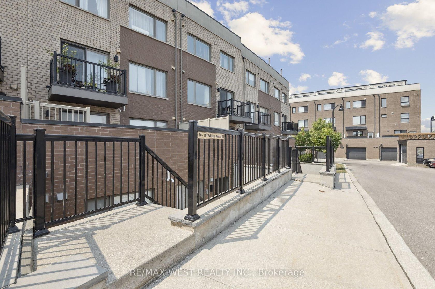 10 - 187 William Duncan Road, CFB, Toronto 