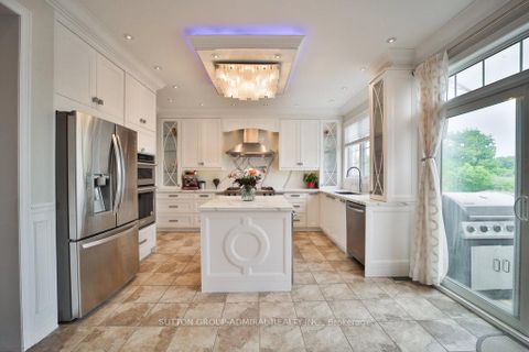 Photo 7 at 15 Jocada Court, Oak Ridges, Richmond Hill