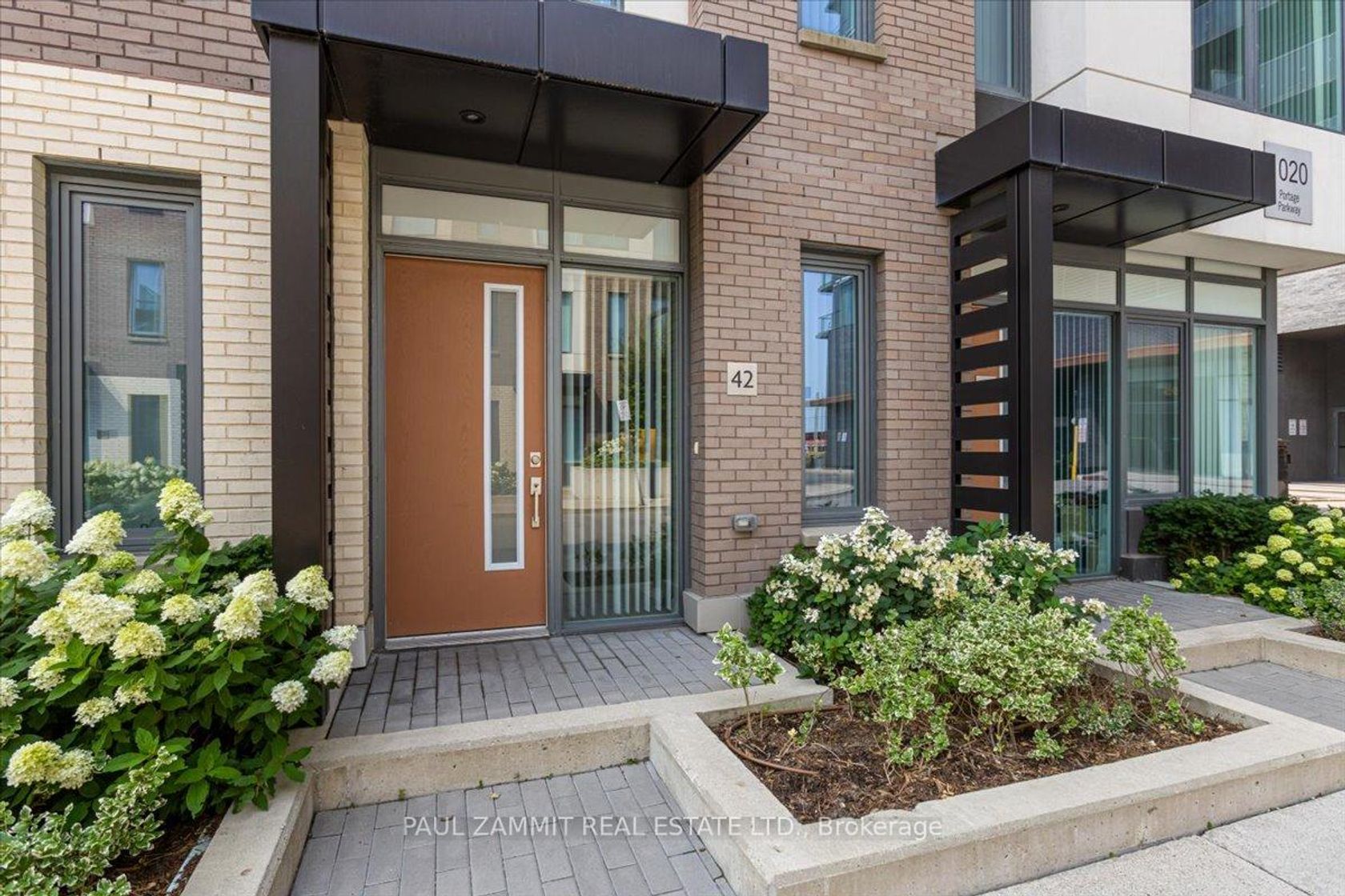 Th42 - 1020 Portage Parkway, Vaughan Corporate Centre, Vaughan 